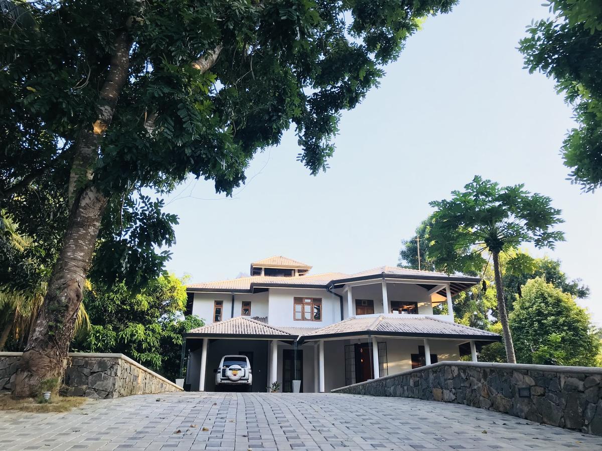 Golden Guest house *